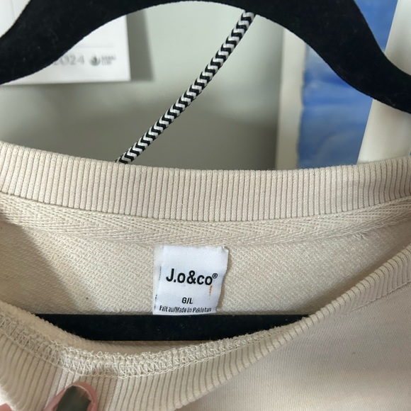 Selling two hoodies, Aritiza cropped pink hoodie,and cream cropped crewneck - Picture 2 of 3